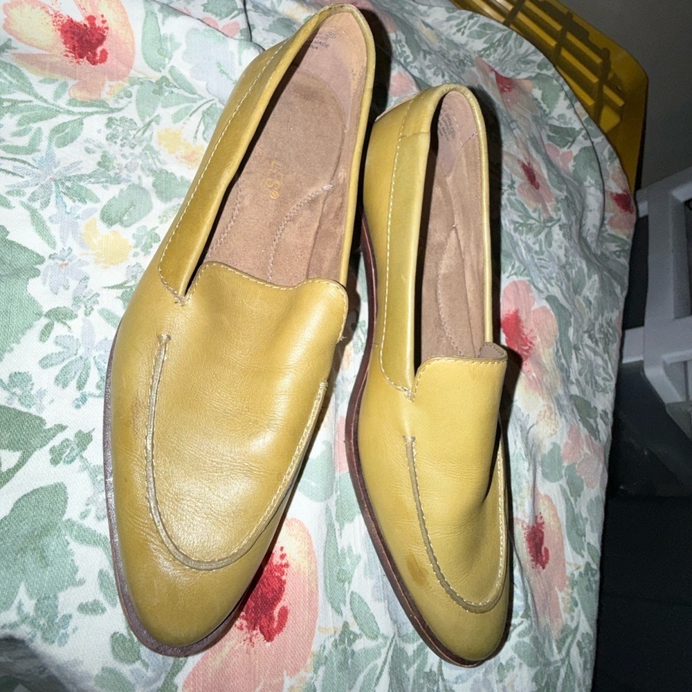 AEROSOLES Olive Green Loafers - Picture 2 of 8
